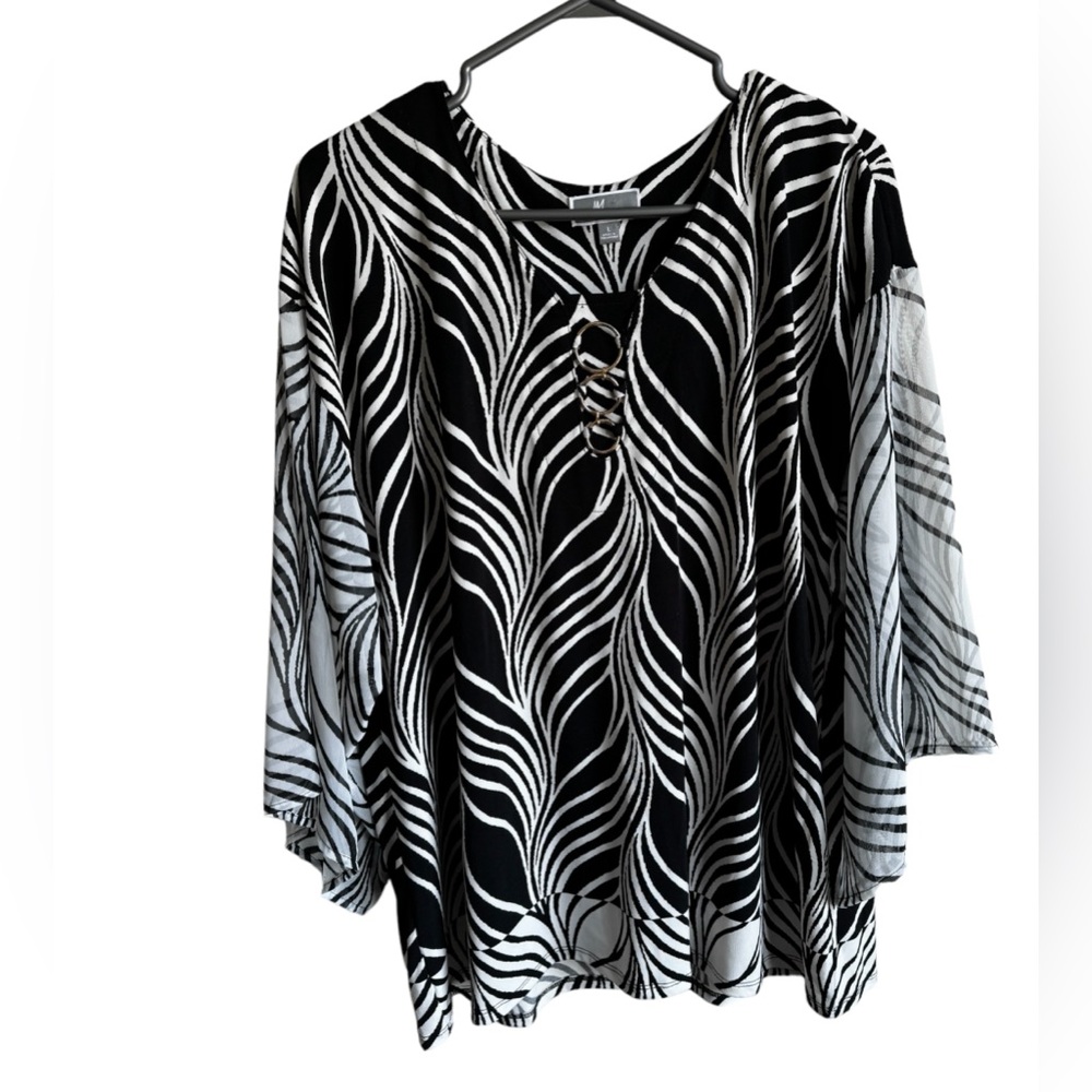 2 FOR $30 JM COLLECTION Abstract Hoop Front Wide Sheer Sleeve Blouse Sz L